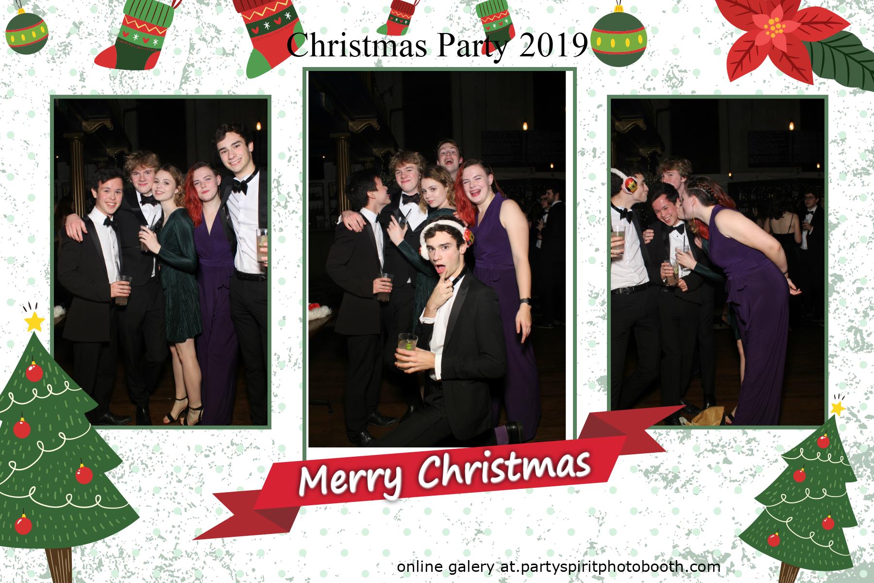 Christmas Party | View more photos from the event at gallery.partyspiritphotobooth.com/u/PartySpiritPhotoBooth/Christmas-Party-0